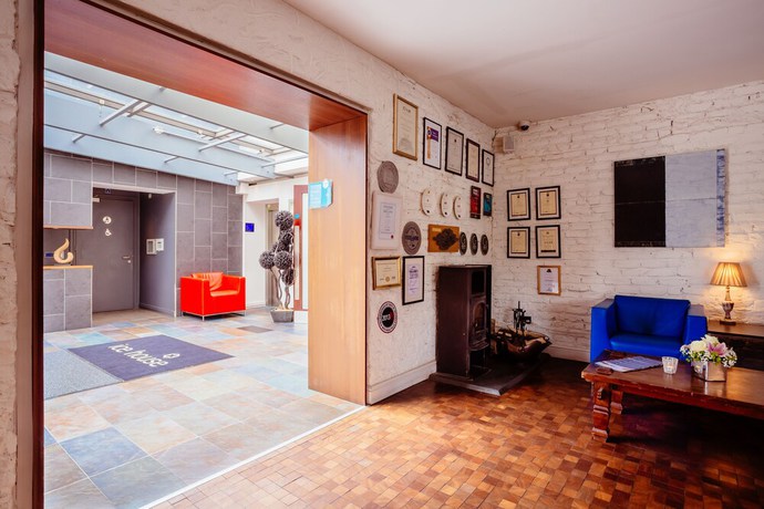 Imagen de los interiores del Hotel Ice House. Foto 13