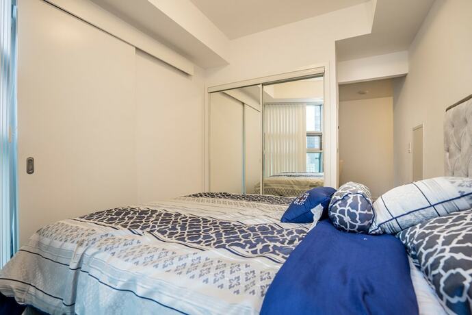 Imagen de la habitación del Hotel Ice Suites. Foto 19