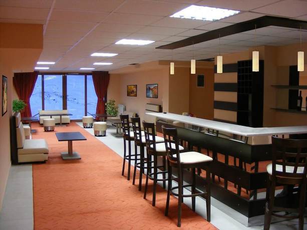 Imagen del bar/restaurante del Hotel Iceberg Apart Hotel and SPA. Foto 6