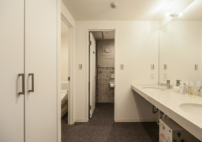 Imagen de la habitación del Hotel Ichinichi. Foto 18