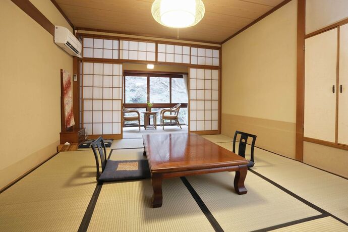 Imagen de la habitación del Hotel Ichinoyu Honkan. Foto 22