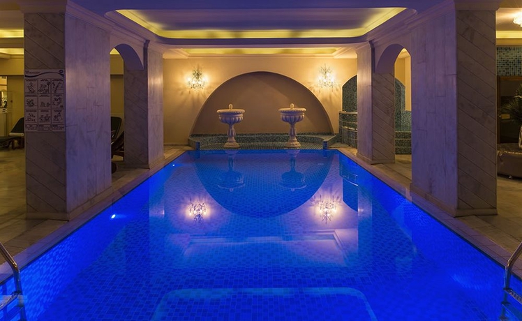 Imagen de la piscina del Hotel Ickale. Foto 12