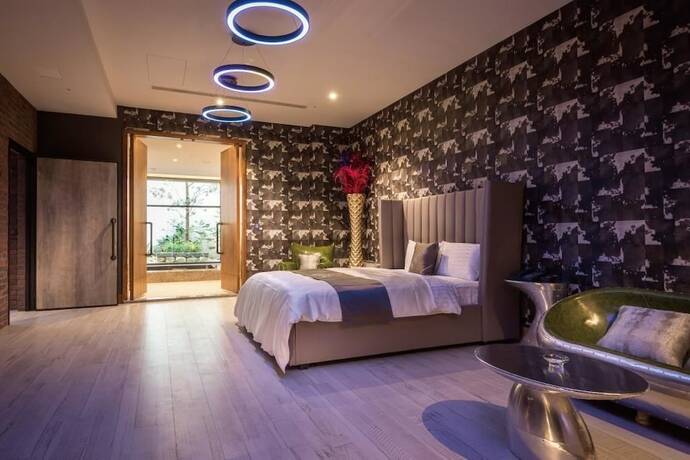 Imagen de la habitación del Hotel Icolour Villa. Foto 14