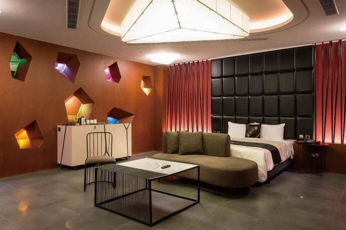 Imagen de la habitación del Hotel Icolour Villa. Foto 20