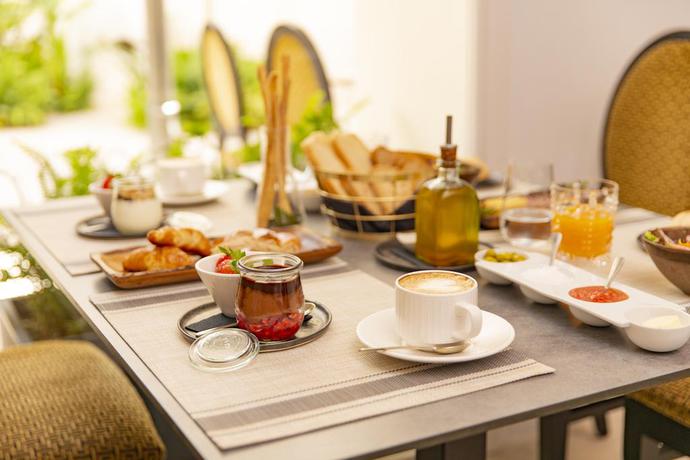 Imagen del bar/restaurante del Hotel Icon Rosetó. Foto 5