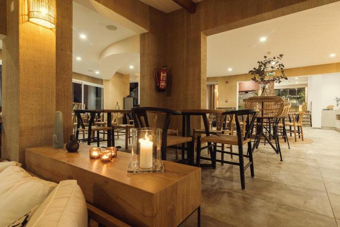 Imagen del bar/restaurante del Hotel Icon Valparaiso - Adults Only. Foto 2