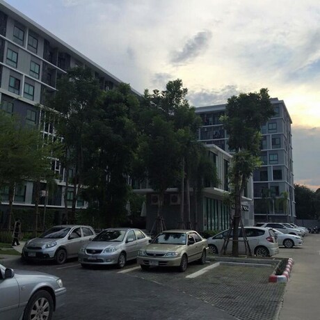 Imagen general del Hotel Icondo Ngamwongwan 1a By Tanny. Foto 1