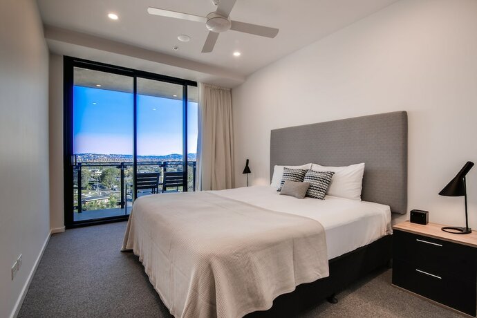 Imagen general del Hotel Iconic Kirra Beach Resort. Foto 4