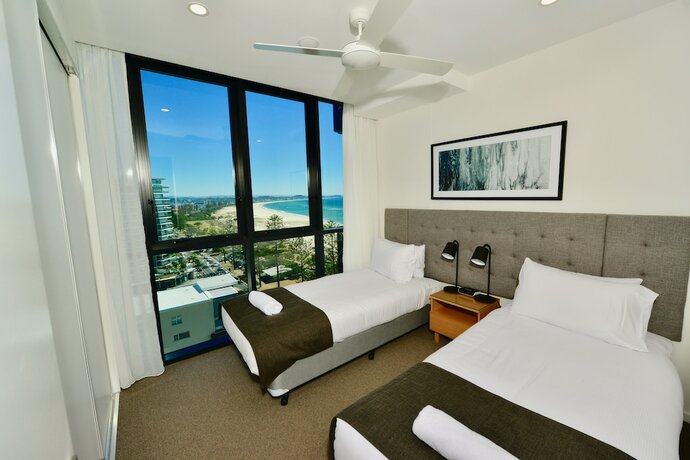 Imagen general del Hotel Iconic Kirra Beach Resort. Foto 9