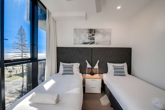 Imagen de la habitación del Hotel Iconic Kirra Beach Resort. Foto 18