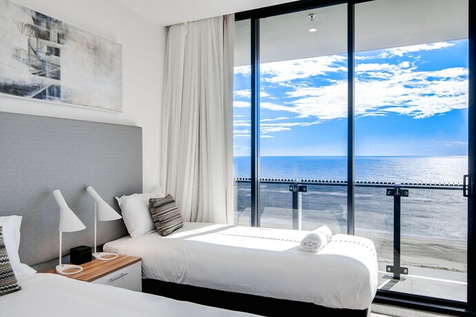 Imagen de la habitación del Hotel Iconic Kirra Beach Resort. Foto 28