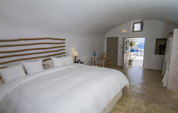 Imagen de la habitación del Hotel Iconic Santorini by Sandglass. Foto 8