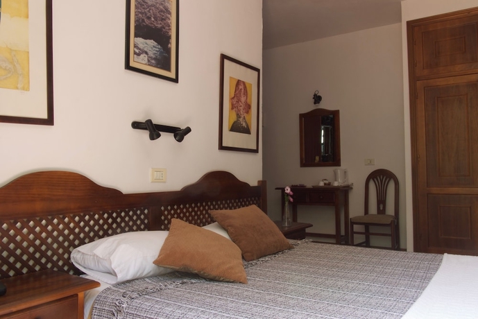 Imagen de la habitación del Hotel Ida Inés. Foto 9