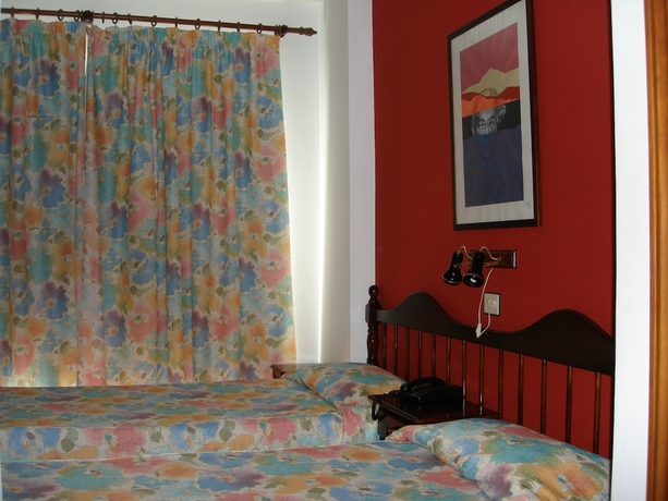 Imagen de la habitación del Hotel Ida Inés. Foto 13