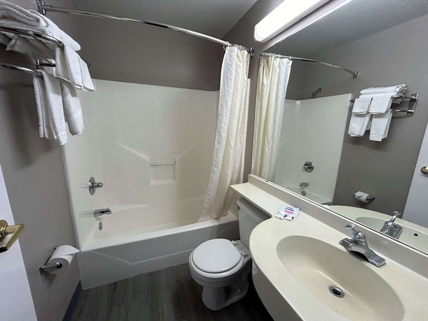 Imagen de la habitación del Hotel Idabel Inn. Foto 15