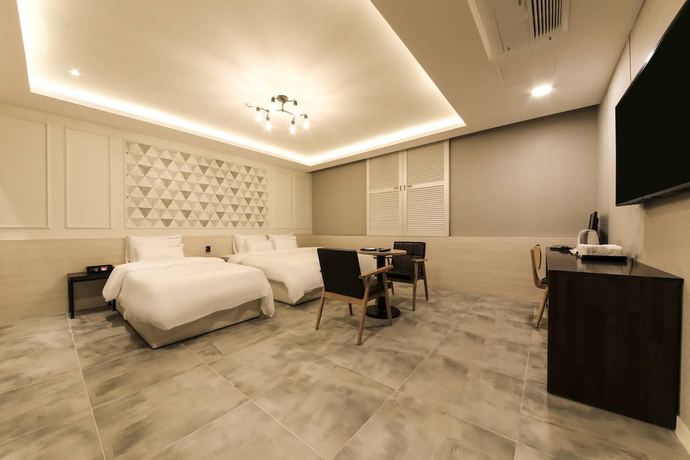 Imagen de la habitación del Hotel Idea Hotel. Foto 9