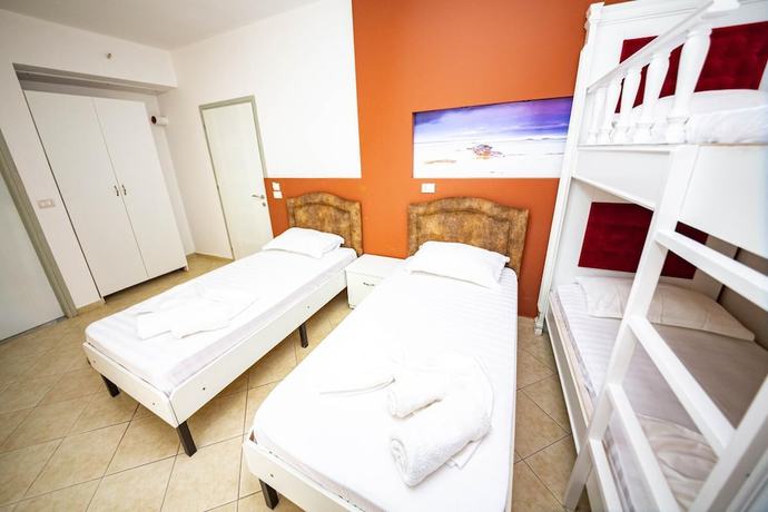 Imagen de la habitación del Hotel Ideal Aparthotel. Foto 2