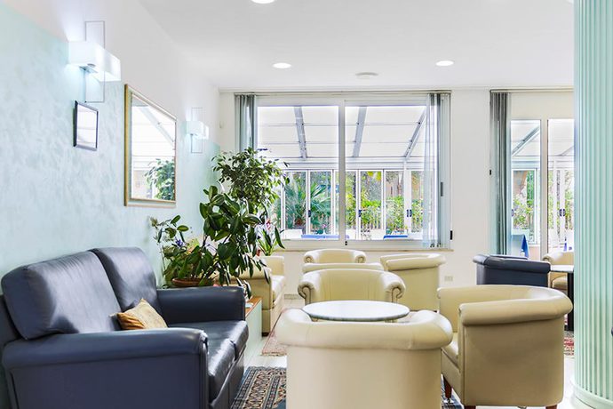 Imagen de los interiores del Hotel Ideal Bianchini. Foto 10