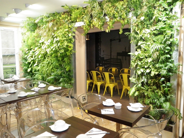 Imagen del bar/restaurante del Hotel Ideal Design. Foto 3