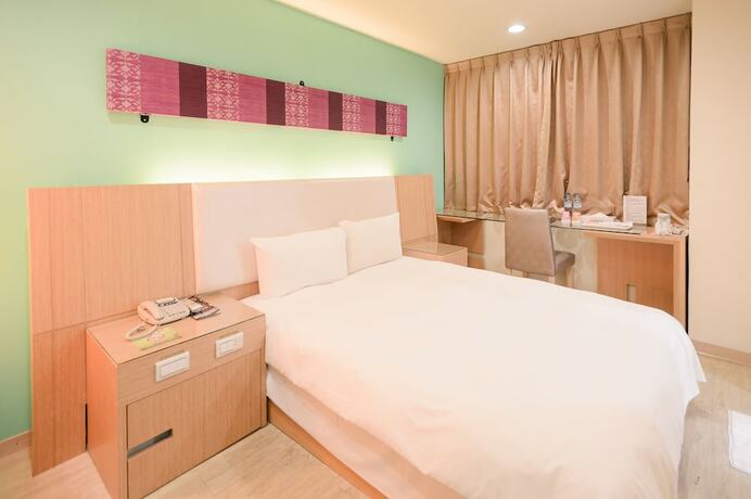 Imagen de la habitación del Hotel I-deal. Foto 16