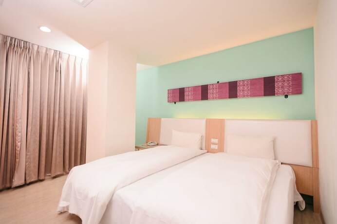 Imagen de la habitación del Hotel I-deal. Foto 21