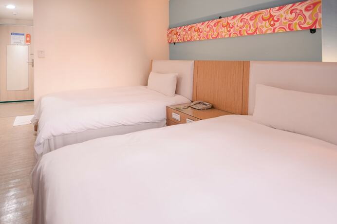 Imagen de la habitación del Hotel I-deal. Foto 23