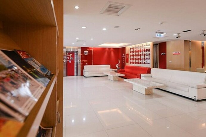 Imagen de los interiores del Hotel I-deal. Foto 30