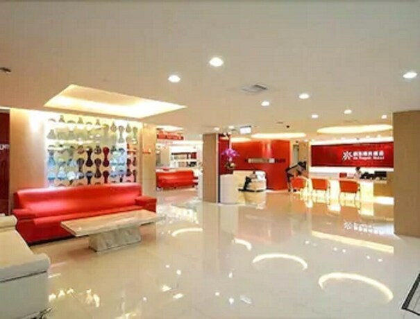 Imagen de los interiores del Hotel I-deal. Foto 33