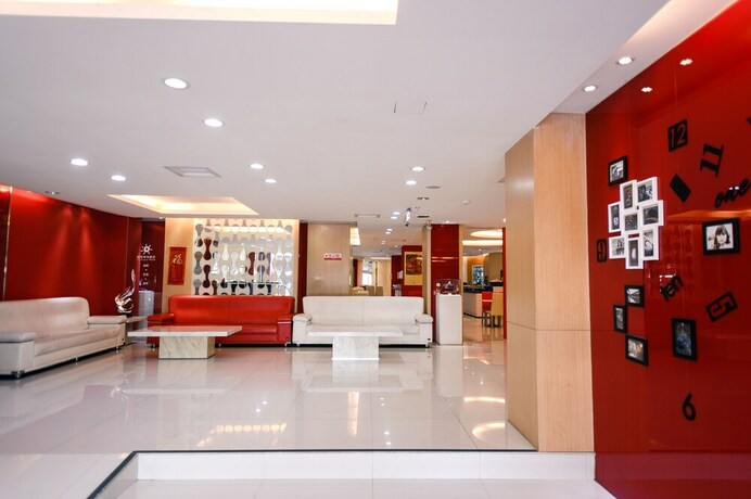 Imagen de los interiores del Hotel I-deal. Foto 34
