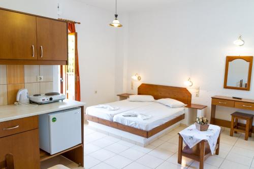 Imagen de la habitación del Hotel Ideal, Gournes. Foto 8
