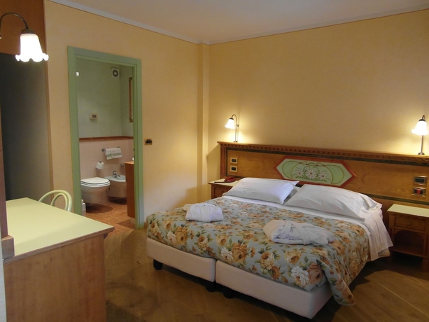 Imagen de la habitación del Hotel Ideal, Madonna di Campiglio. Foto 3