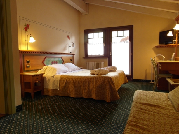 Imagen de la habitación del Hotel Ideal, Madonna di Campiglio. Foto 5