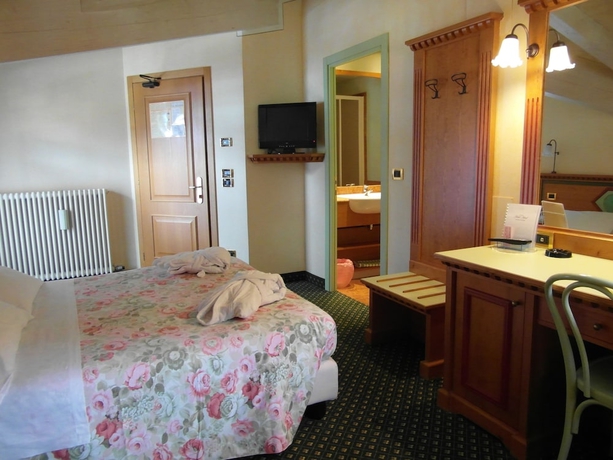 Imagen de la habitación del Hotel Ideal, Madonna di Campiglio. Foto 6