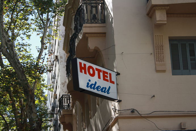 Imagen de la habitación del Hotel Ideal, Montevideo. Foto 10