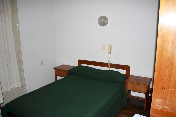 Imagen de los interiores del Hotel Ideal, Montevideo. Foto 16