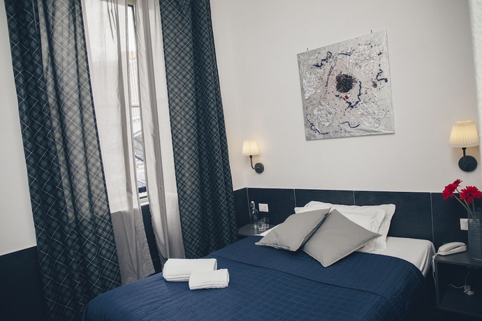 Imagen de la habitación del Hotel Ideal, Nápoles. Foto 5