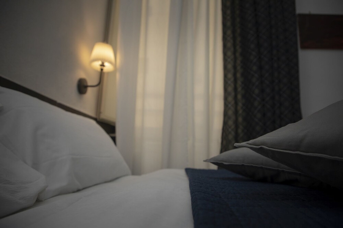 Imagen de la habitación del Hotel Ideal, Nápoles. Foto 19