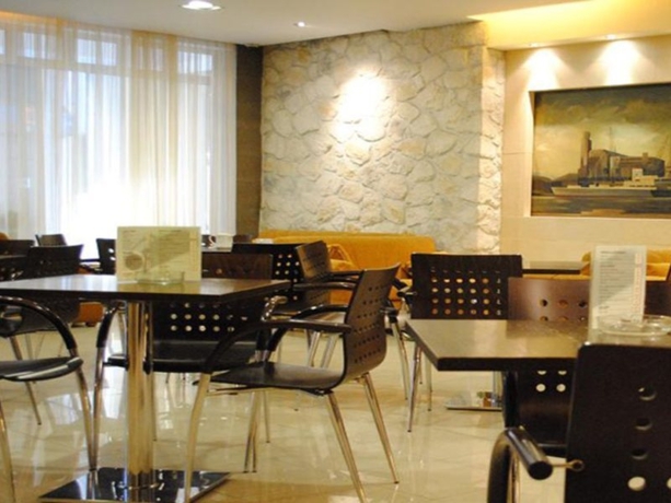 Imagen general del Hotel Ideal, Pireo. Foto 2