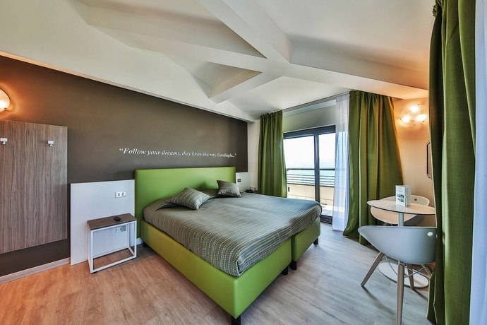 Imagen de la habitación del Hotel Ideal, Sirmione. Foto 4