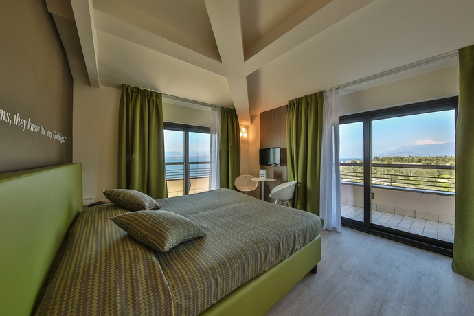 Imagen de la habitación del Hotel Ideal, Sirmione. Foto 6