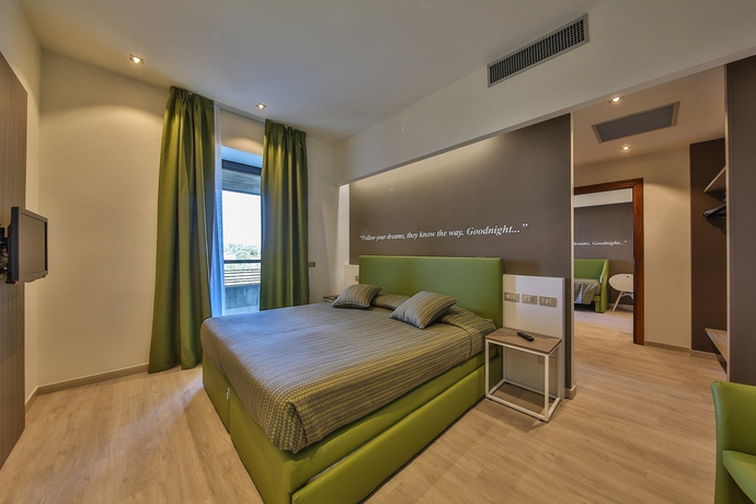 Imagen de la habitación del Hotel Ideal, Sirmione. Foto 7