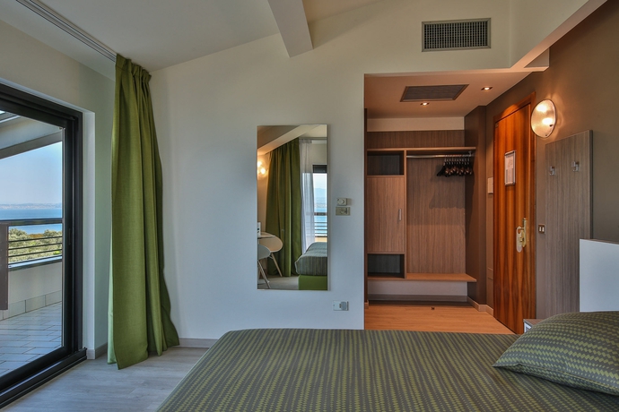 Imagen de la habitación del Hotel Ideal, Sirmione. Foto 10