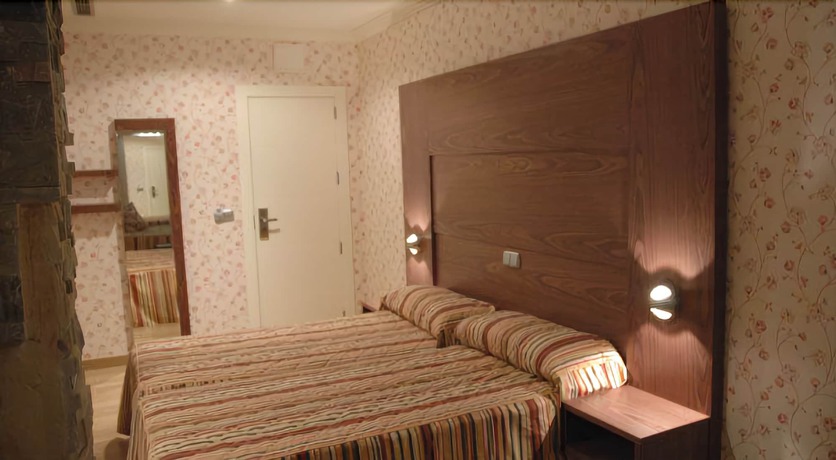 Imagen de la habitación del Hotel Ideal, Villarrobledo. Foto 7