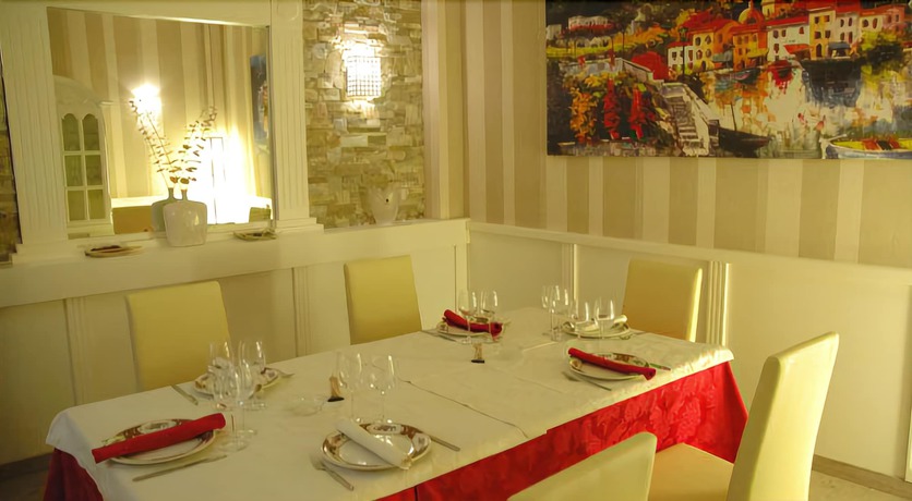 Imagen del bar/restaurante del Hotel Ideal, Villarrobledo. Foto 2