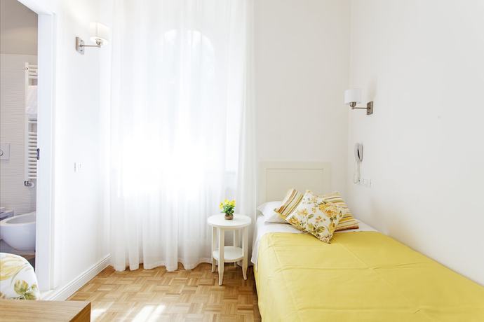 Imagen de la habitación del Hotel Ideale, Asis. Foto 12