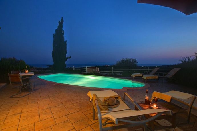 Imagen de los interiores del Hotel Ideales Resort. Foto 14