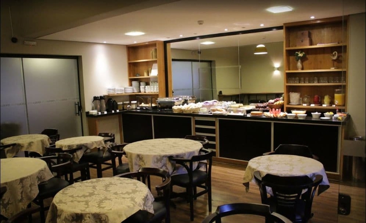 Imagen del bar/restaurante del Hotel Ideali. Foto 4