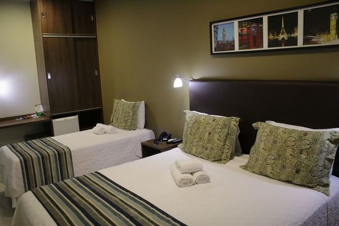 Imagen de la habitación del Hotel Ideali. Foto 11