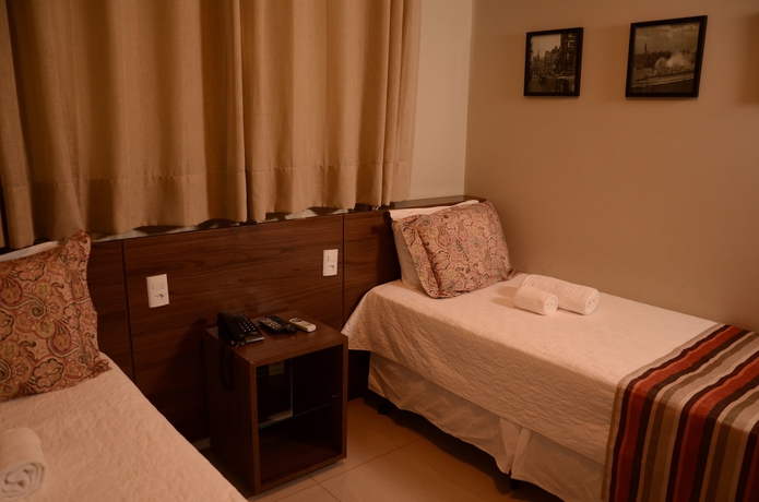 Imagen de la habitación del Hotel Ideali. Foto 13