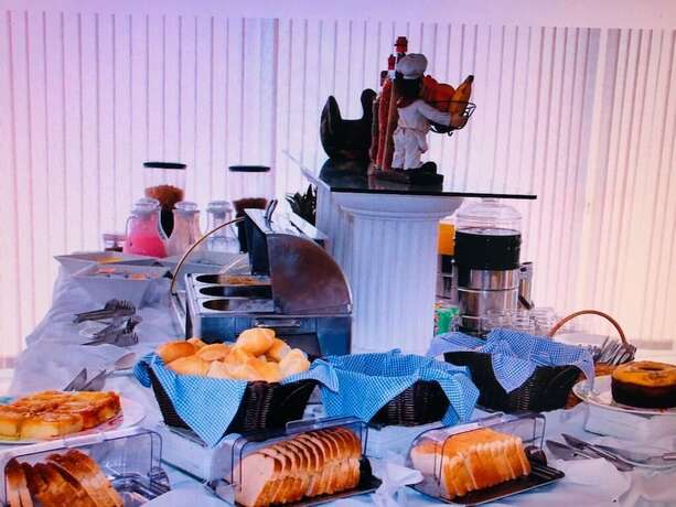 Imagen del bar/restaurante del Hotel Ideals. Foto 13